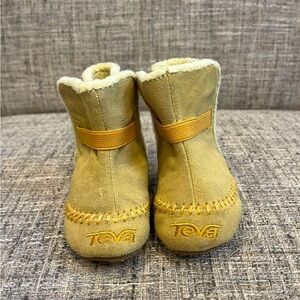 TEVA Leather Baby Mocs / Booties - size small.  Gently worn